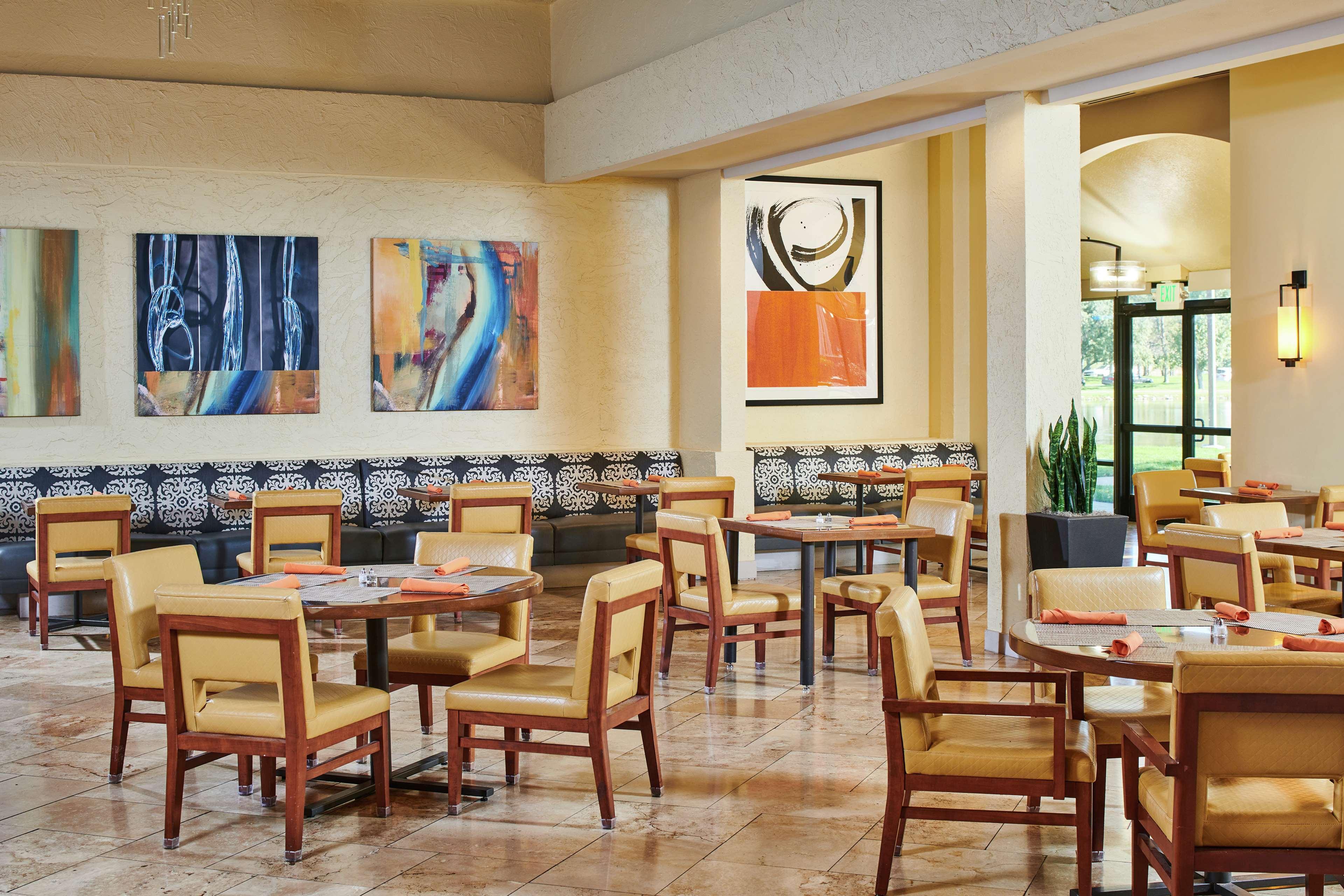 Doubletree By Hilton Hotel Salt Lake City Airport Exteriör bild