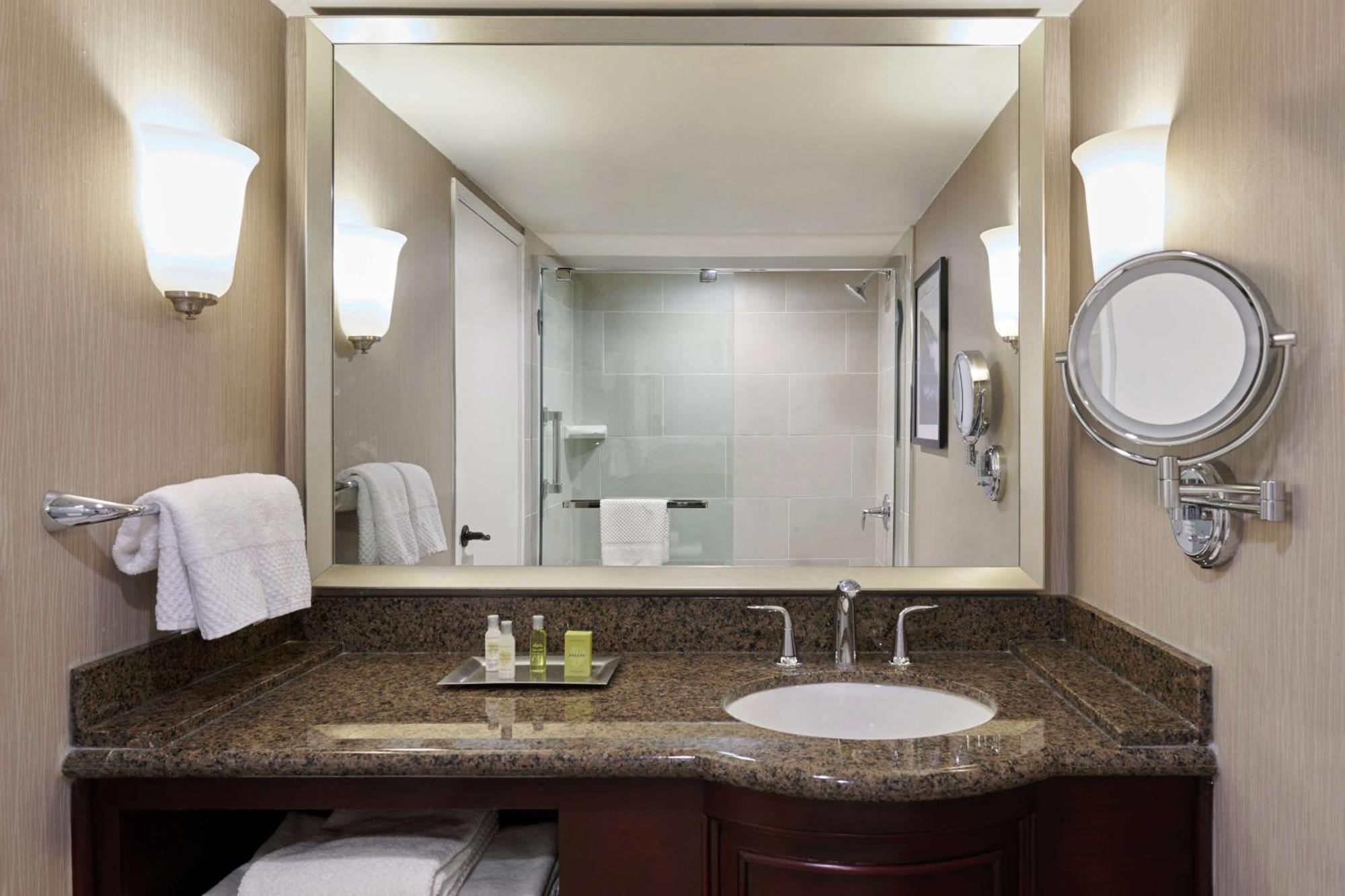 Doubletree By Hilton Hotel Salt Lake City Airport Exteriör bild