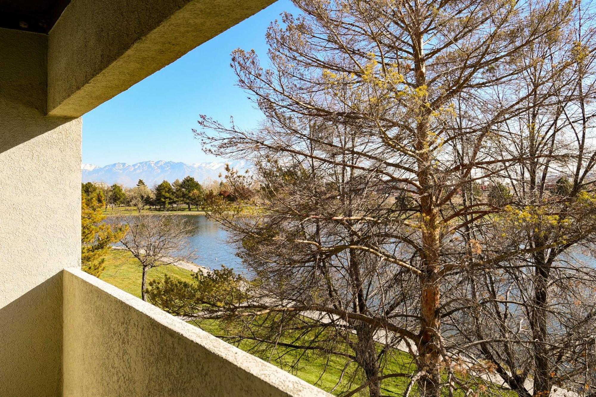 Doubletree By Hilton Hotel Salt Lake City Airport Exteriör bild